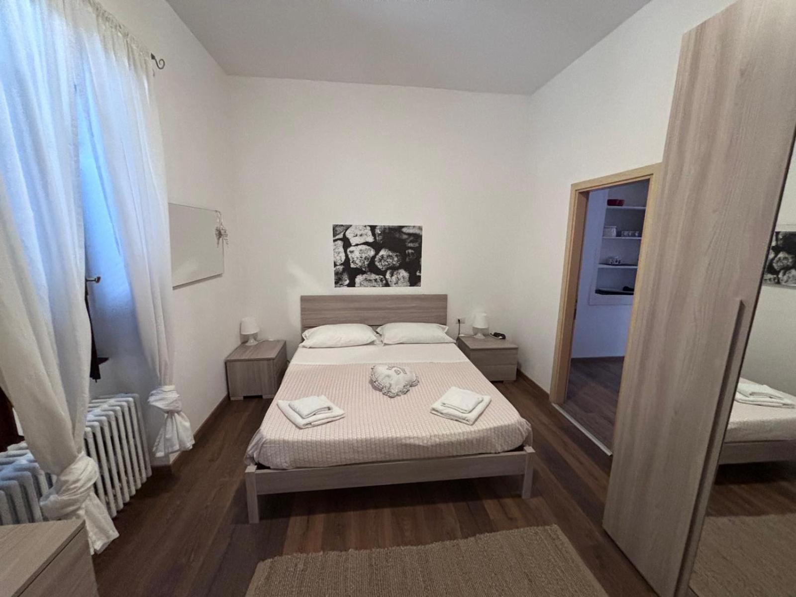 B&B E Residence Abbazia Di Piona Colico Δωμάτιο φωτογραφία